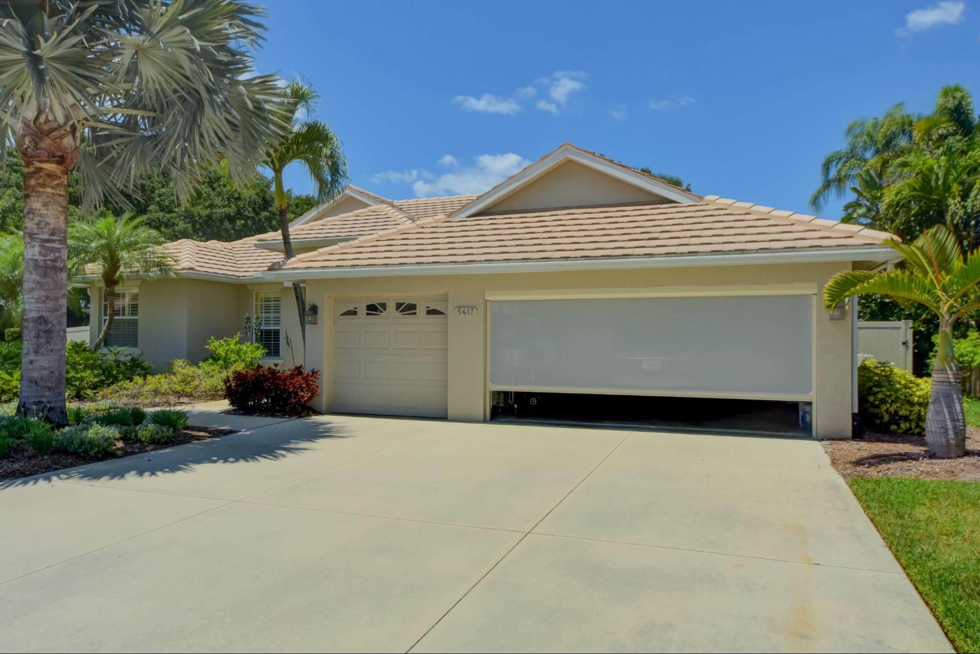 Retractable Garage Door Bug Screens