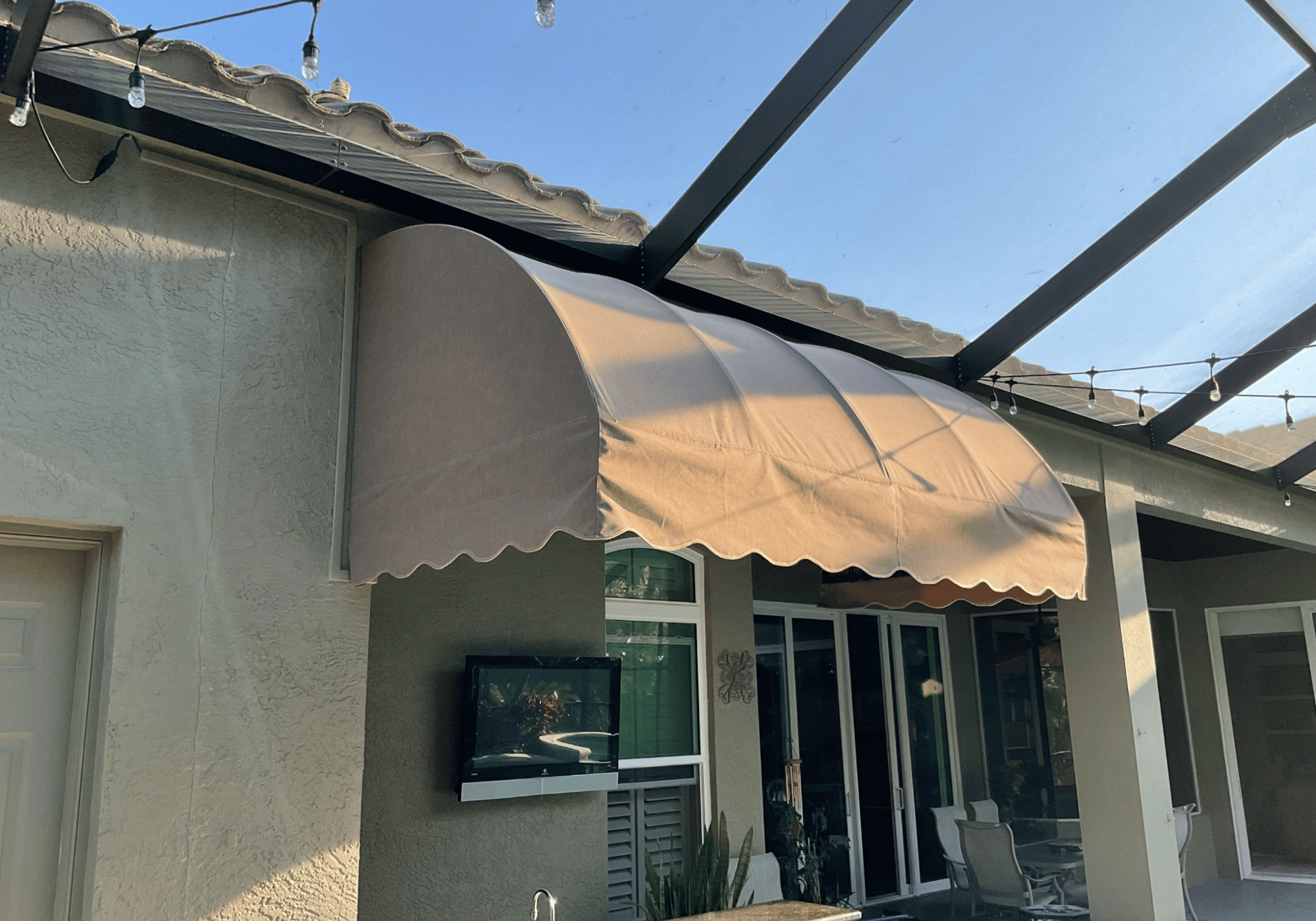 curved-deck-awning-in-florida Curved deck awning in Florida