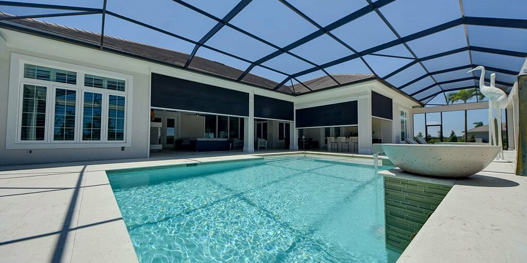 Motorized Retractable Screens in Venice, FL